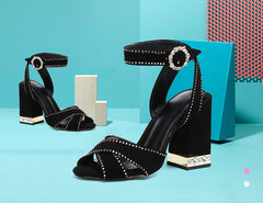 Schwarze Sandalen aus Wildleder mit Blockabsatz