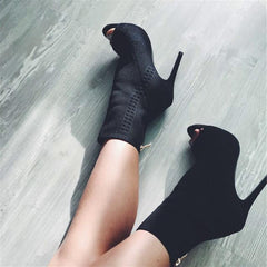 Stiefel mit hohen Absätzen