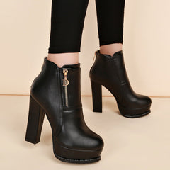 Stiefeletten mit hohem Absatz