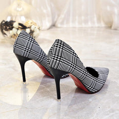 Lässige spitze Schuhe mit hohen Absätzen