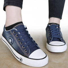 Jeans-Sneakers mit Schnürung