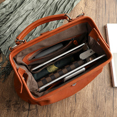 Handgemachte Tragetasche aus pflanzlich gegerbtem Leder