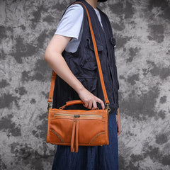 Lindo bolso de mano retro de piel curtida vegetal