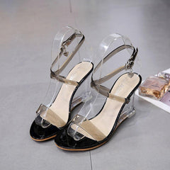 Sandalias transparentes de tacón alto