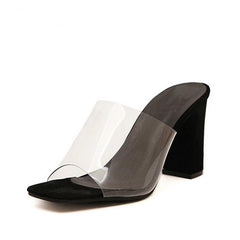 Zapatos casuales con tacones cuadrados