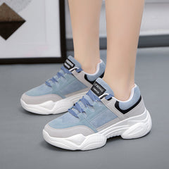 Turnschuhe mit dicker Sohle