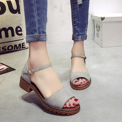 Sandalias de ante con tacones cuadrados