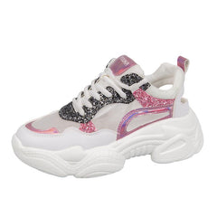 Glänzende Turnschuhe