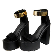 Sandalias de ante con tacones cuadrados