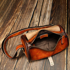 Kleine Freizeit-Umhängetasche aus Leder im Vintage-Stil