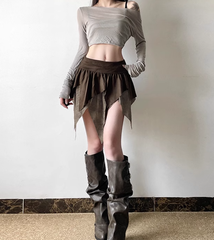 Asymmetrischer Minirock mit Rüschen