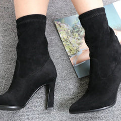 Botines de ante con tacones altos