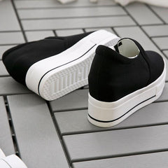 Zapatos casuales sin cordones con plataforma