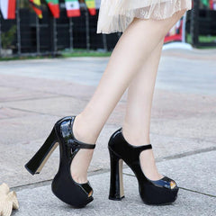 Hochzeits-Plateaupumps mit Peep Toe