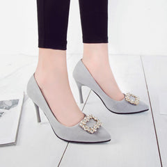 Spitze Hochzeitsschuhe mit Strasssteinen