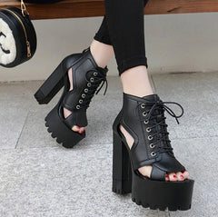 Botines de punta abierta con tacón cuadrado