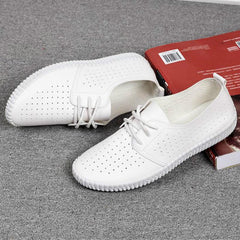 Atmungsaktive, flache Leder-Sneakers