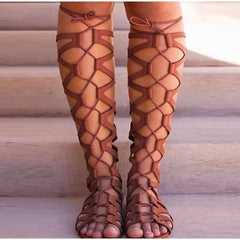 Ausgehöhlte Gladiator-Sandalen zum Schnüren