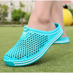 Lässige Flip-Flops mit Hohlsaum