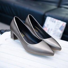 Spitze Schuhe mit hohen Absätzen