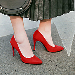 Lässige Pumps mit dünnem High Heels