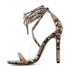 Sandalen mit hohen Absätzen