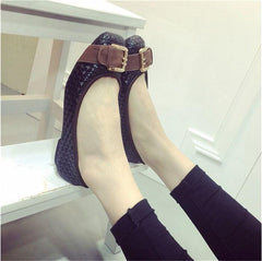 Lässige Flats mit Schnallen