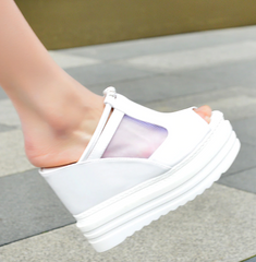 Lässige Flip-Flops mit offener Zehenpartie und Plateausohle