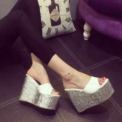 Flip Flops mit dicker Sohle