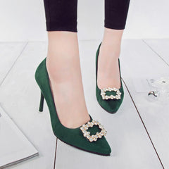 Spitze Hochzeitsschuhe mit Strasssteinen