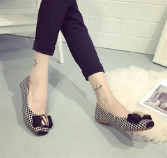 Lässige Flats mit quadratischer Zehenpartie