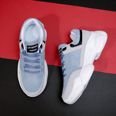 Turnschuhe mit dicker Sohle