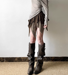 Asymmetrischer Minirock mit Rüschen