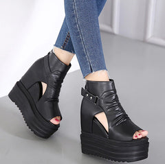 Lässige Stiefeletten aus Leder mit offener Spitze