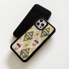 Funda para iPhone con diseño de rombos de bellota