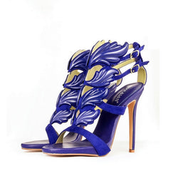 Sandalen mit Blattflammen-Motiv