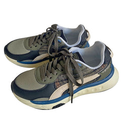 Gemütliche karierte Sneakers