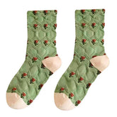Socken mit Blumenstickerei
