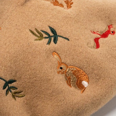 Baskenmütze mit Waldstickerei