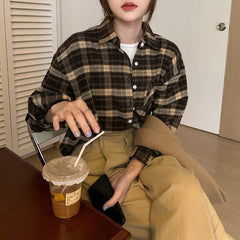 Kariertes Hemd im Grunge-Stil