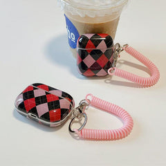 AirPods-Hülle im Grunge-Argyle-Muster