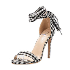 Sandalen mit hohen Absätzen und Schottenkaromuster und überkreuzten Bändern