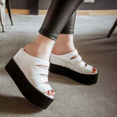 Lässige Plateau-Flip-Flops für Damen