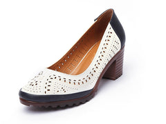 Spitz zulaufende Pumps aus Leder mit hohem Absatz