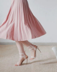 Sandalias de tacón alto con tiras en el tobillo