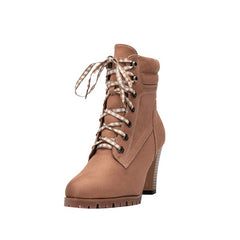 Stiefeletten mit Schnürung und quadratischem Absatz