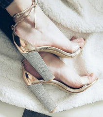 Hochhackige Bandage-Sandalen mit quadratischem Strass-Absatz