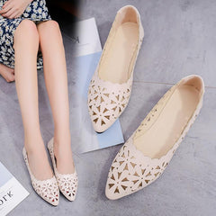 Zapatos planos de piel sintética con aberturas y diseño floral