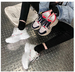 Lässige, atmungsaktive Mesh-Sneaker mit dicker Sohle