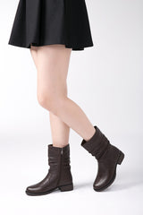 Botines de piel con punta redonda y tacón cuadrado